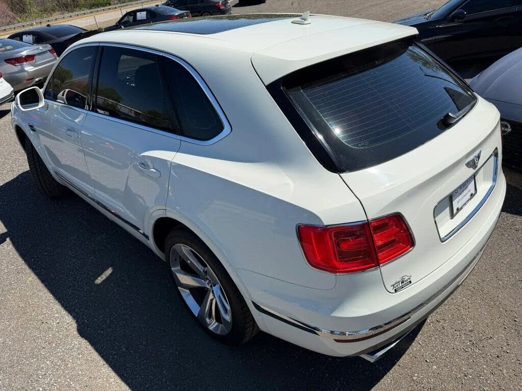 2018 Bentley Bentayga W12 Signature Edition AWD photo 3