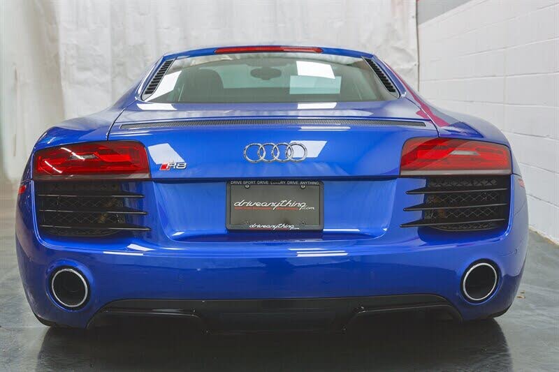 2015 Audi R8 quattro V8 Coupe AWD photo 20 of 24