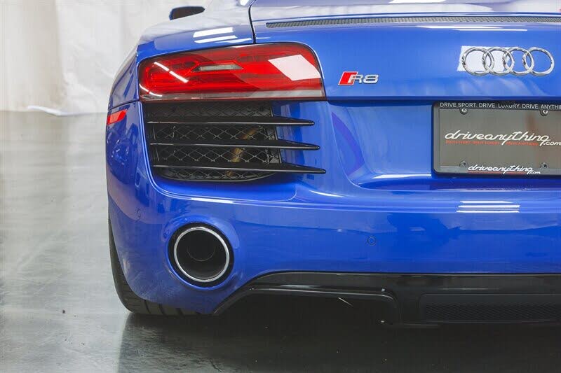 2015 Audi R8 quattro V8 Coupe AWD photo 21 of 24