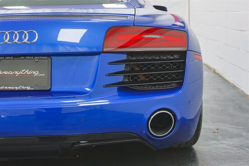2015 Audi R8 quattro V8 Coupe AWD photo 23 of 24