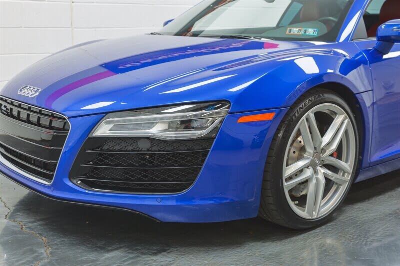 2015 Audi R8 quattro V8 Coupe AWD photo 5 of 24
