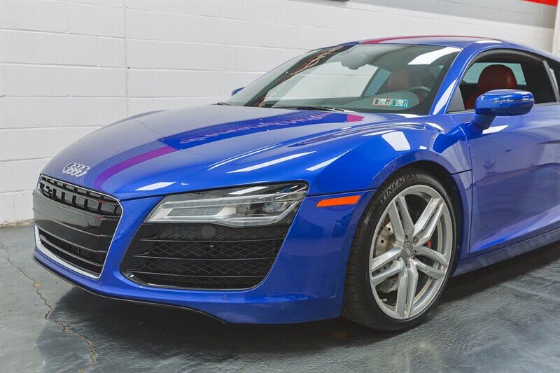 2015 Audi R8 quattro V8 Coupe AWD photo 6 of 24
