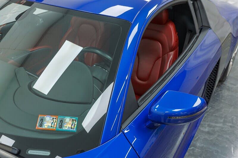 2015 Audi R8 quattro V8 Coupe AWD photo 9 of 24