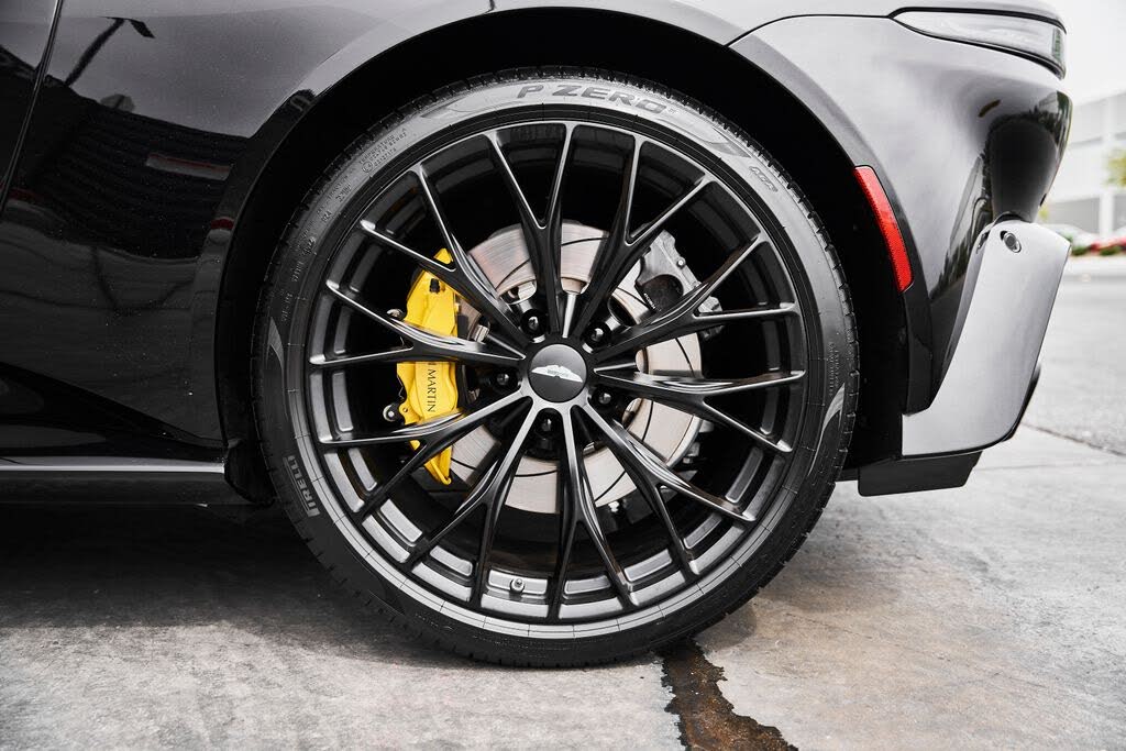 2023 Aston Martin Vantage V8 Coupe RWD photo 18