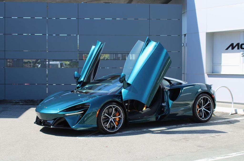 2026 McLaren Artura RWD - $305,800