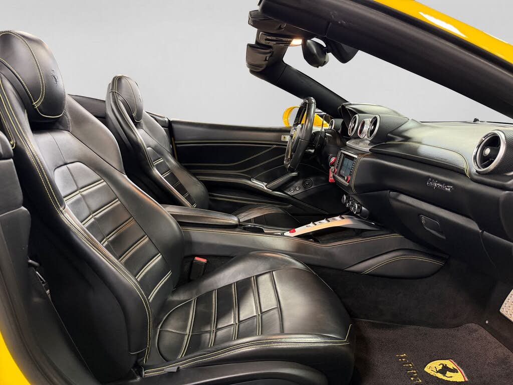 2015 Ferrari California T Roadster photo 24