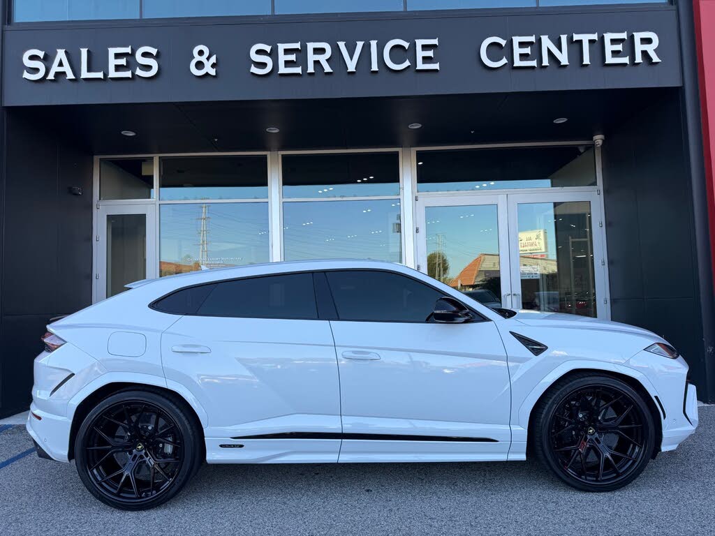 2025 Lamborghini Urus SE AWD