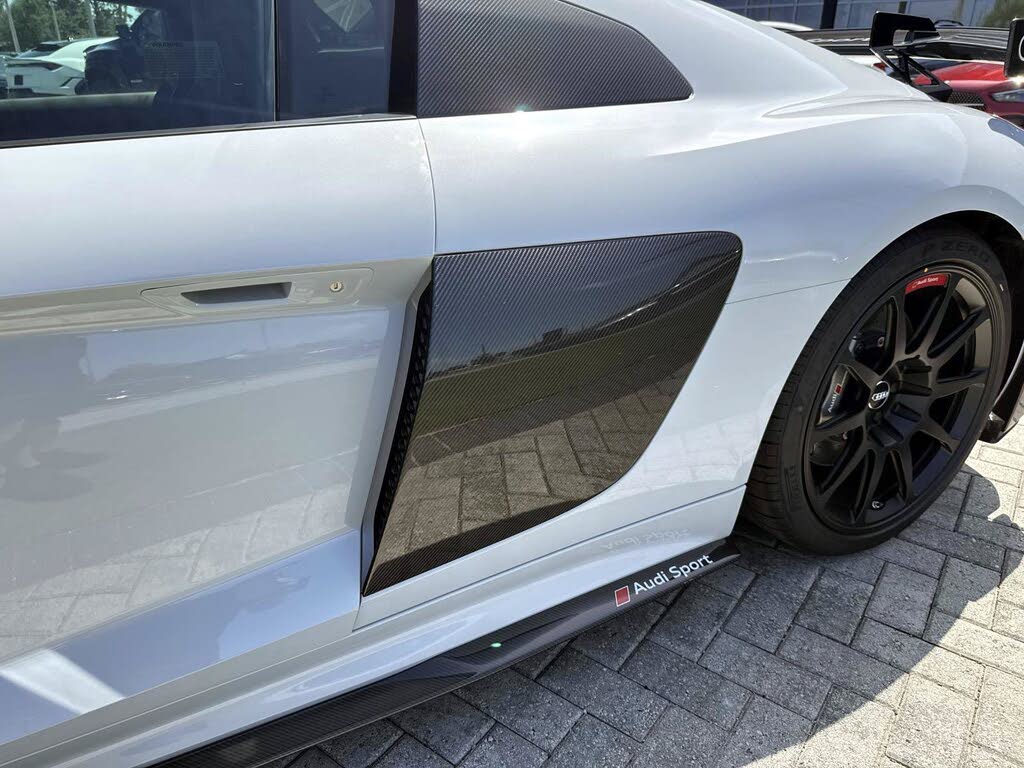 2018 Audi R8 quattro V10 Plus Coupe AWD photo 12 of 24