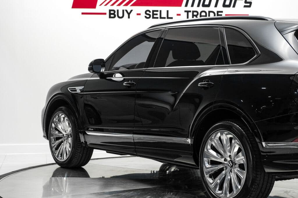 2023 Bentley Bentayga Azure V8 AWD photo 15
