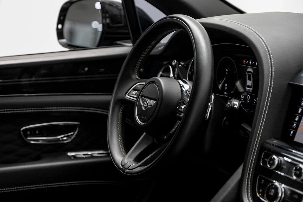 2023 Bentley Bentayga Azure V8 AWD photo 21