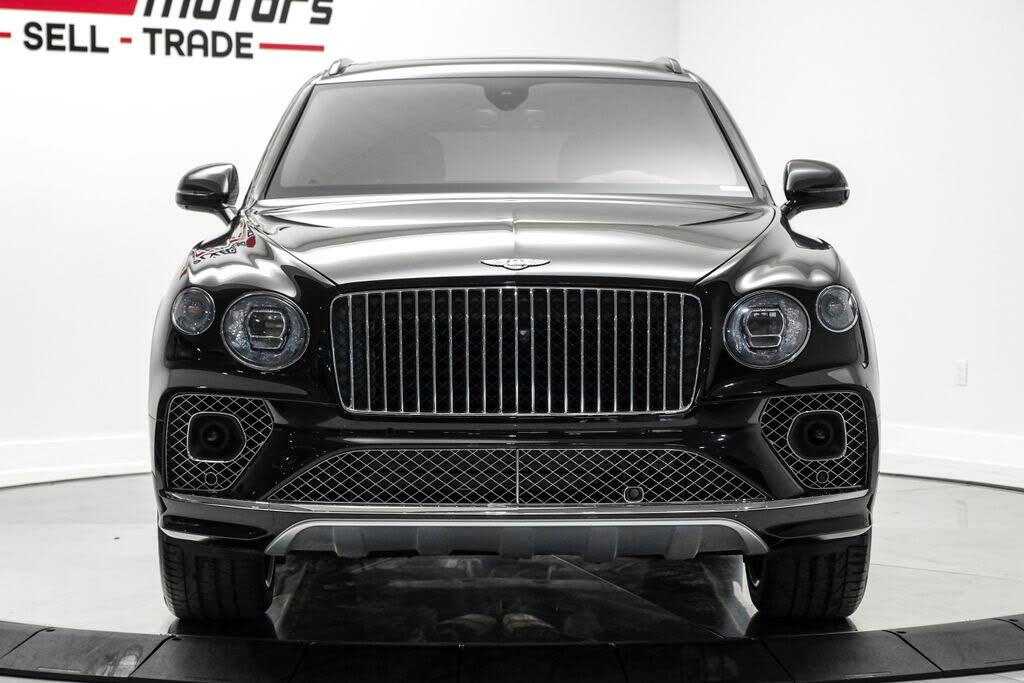 2023 Bentley Bentayga Azure V8 AWD photo 4