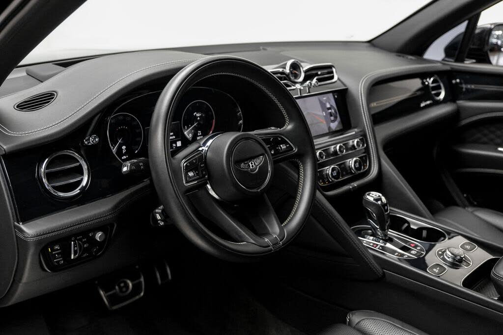 2023 Bentley Bentayga Azure V8 AWD photo 9