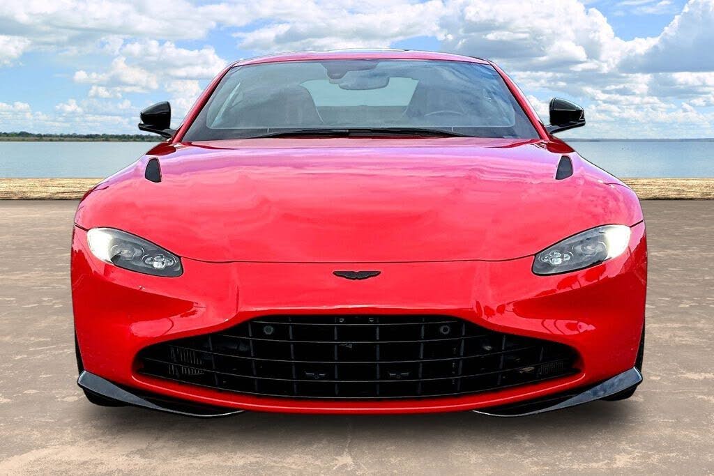 2022 Aston Martin Vantage Coupe RWD photo 2