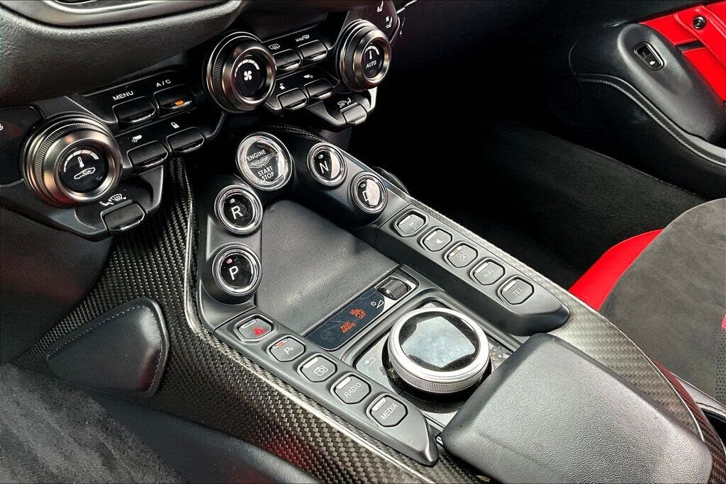 2022 Aston Martin Vantage Coupe RWD photo 18