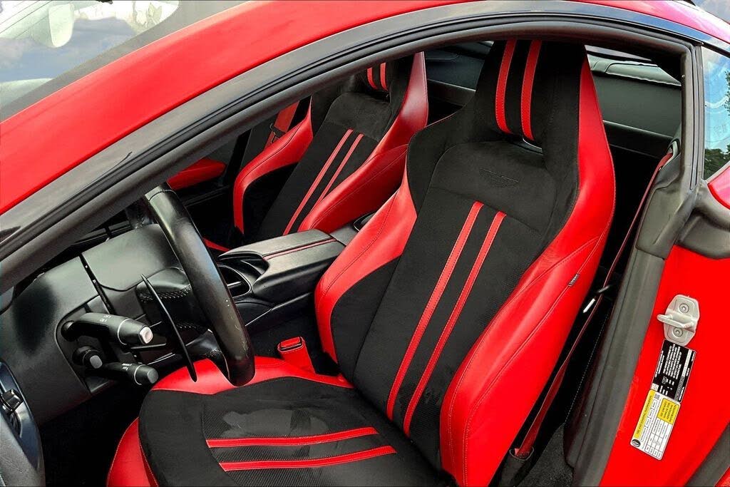 2022 Aston Martin Vantage Coupe RWD photo 21