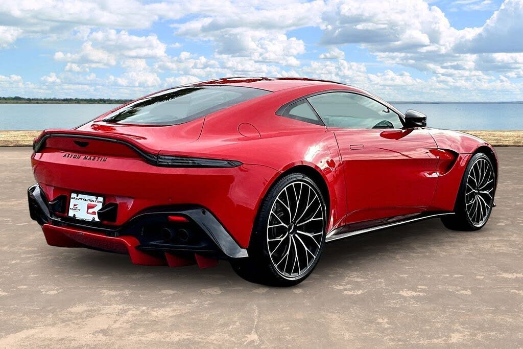 2022 Aston Martin Vantage Coupe RWD photo 4