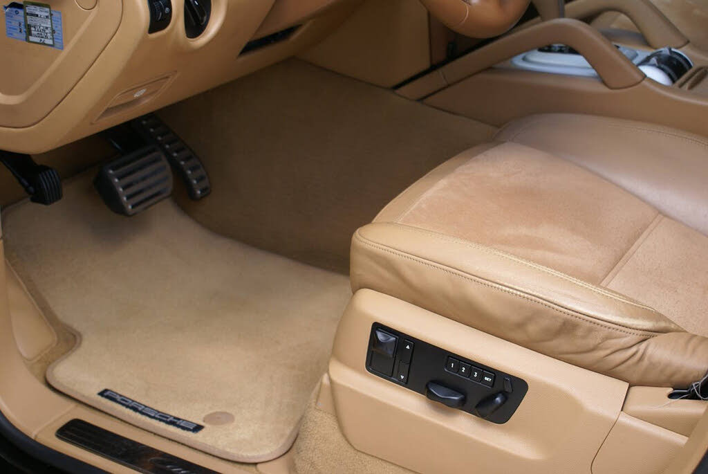 2008 Porsche Cayenne GTS AWD photo 17