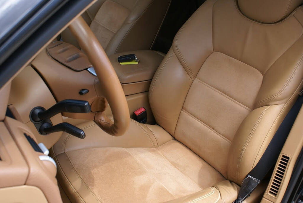 2008 Porsche Cayenne GTS AWD photo 19