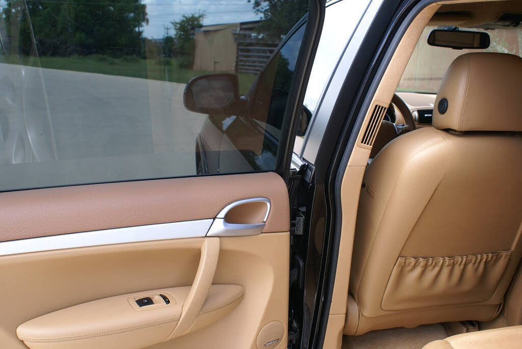 2008 Porsche Cayenne GTS AWD photo 23