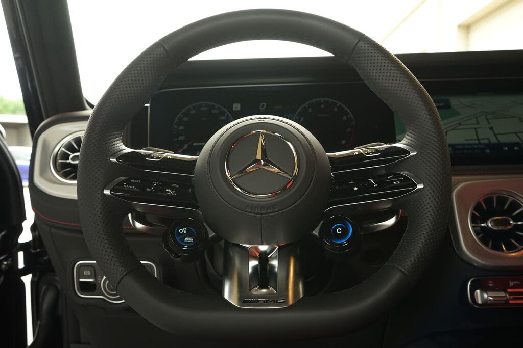 2025 Mercedes-Benz G-Class AMG G 63 4MATIC photo 13 of 24