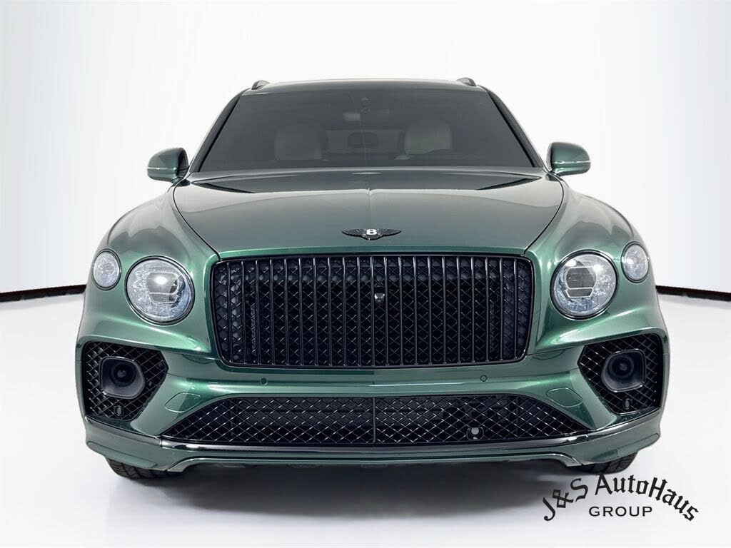 2023 Bentley Bentayga Azure V8 AWD photo 2