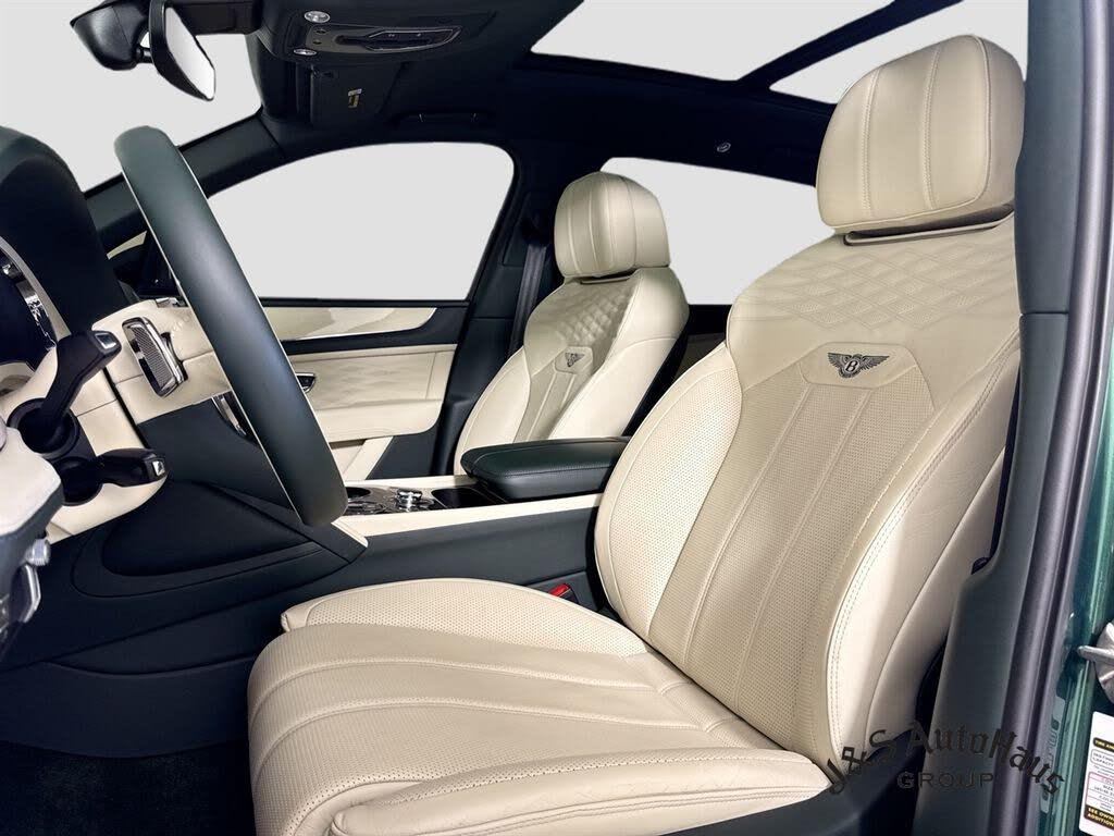 2023 Bentley Bentayga Azure V8 AWD photo 11