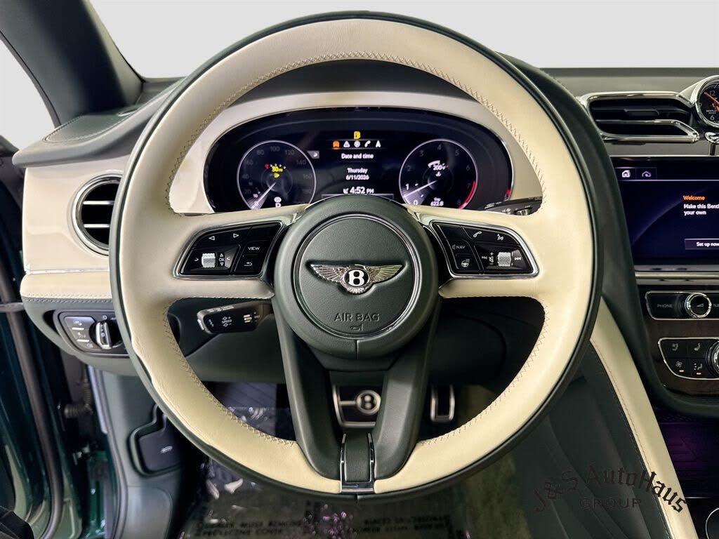 2023 Bentley Bentayga Azure V8 AWD photo 12