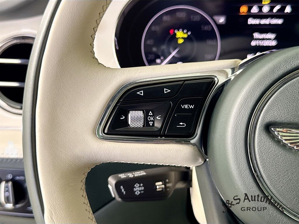 2023 Bentley Bentayga Azure V8 AWD photo 13