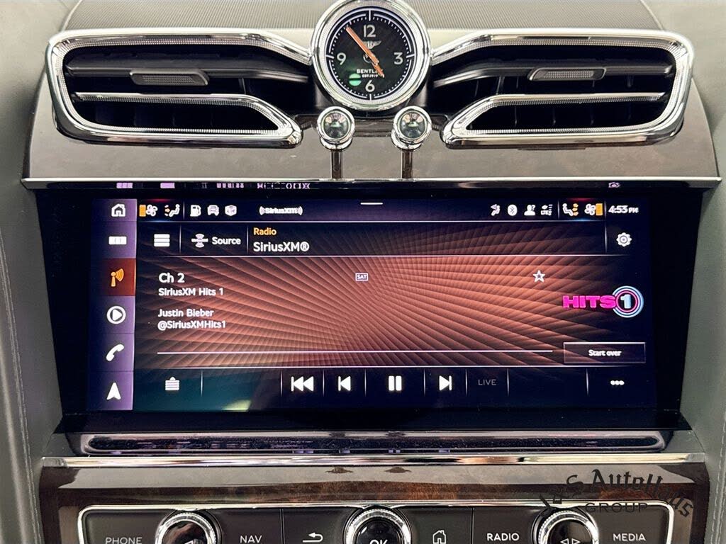 2023 Bentley Bentayga Azure V8 AWD photo 17