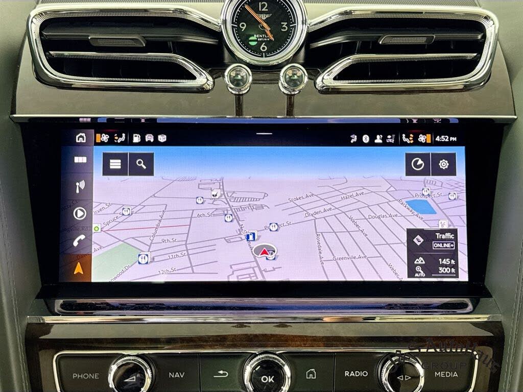 2023 Bentley Bentayga Azure V8 AWD photo 19