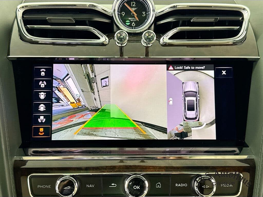 2023 Bentley Bentayga Azure V8 AWD photo 20