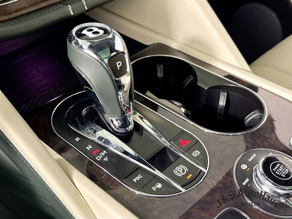 2023 Bentley Bentayga Azure V8 AWD photo 22