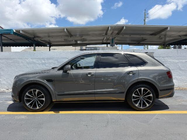 2018 Bentley Bentayga W12 Black Edition AWD photo 2