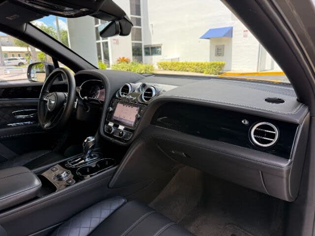 2018 Bentley Bentayga W12 Black Edition AWD photo 16