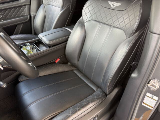 2018 Bentley Bentayga W12 Black Edition AWD photo 17