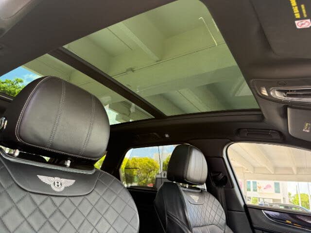 2018 Bentley Bentayga W12 Black Edition AWD photo 18