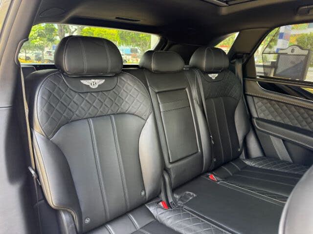 2018 Bentley Bentayga W12 Black Edition AWD photo 21