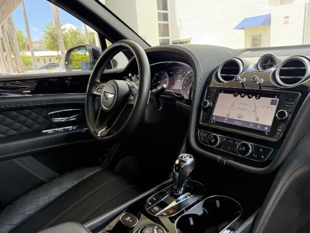 2018 Bentley Bentayga W12 Black Edition AWD photo 23
