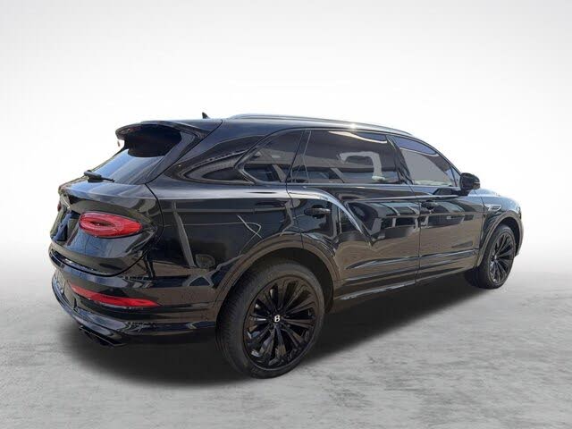 2023 Bentley Bentayga Azure V8 AWD photo 11