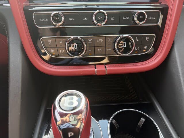 2023 Bentley Bentayga Azure V8 AWD photo 17