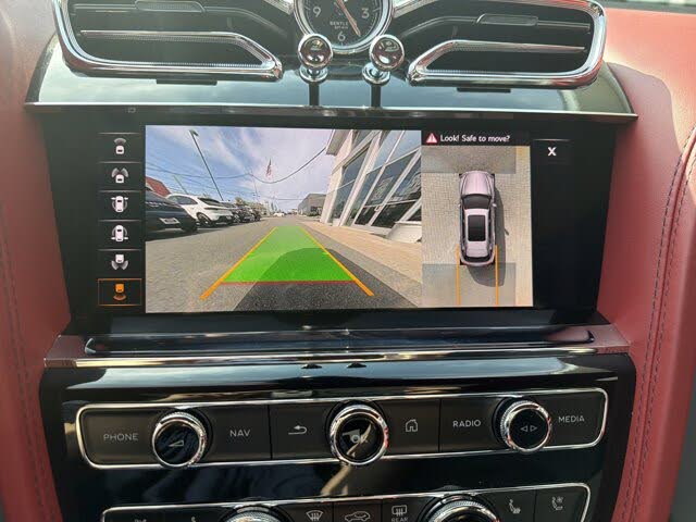 2023 Bentley Bentayga Azure V8 AWD photo 24