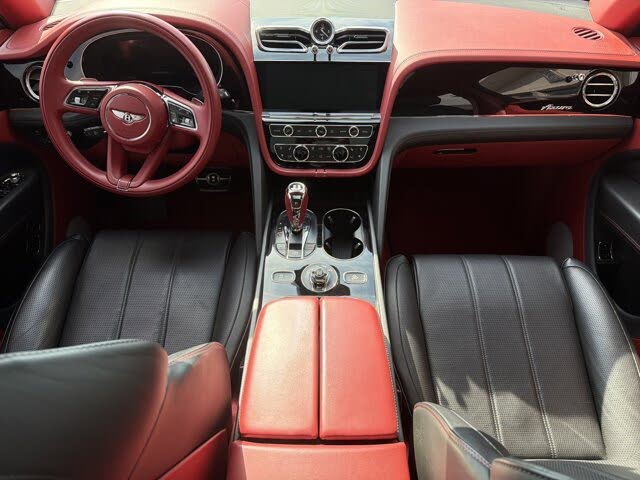2023 Bentley Bentayga Azure V8 AWD photo 4