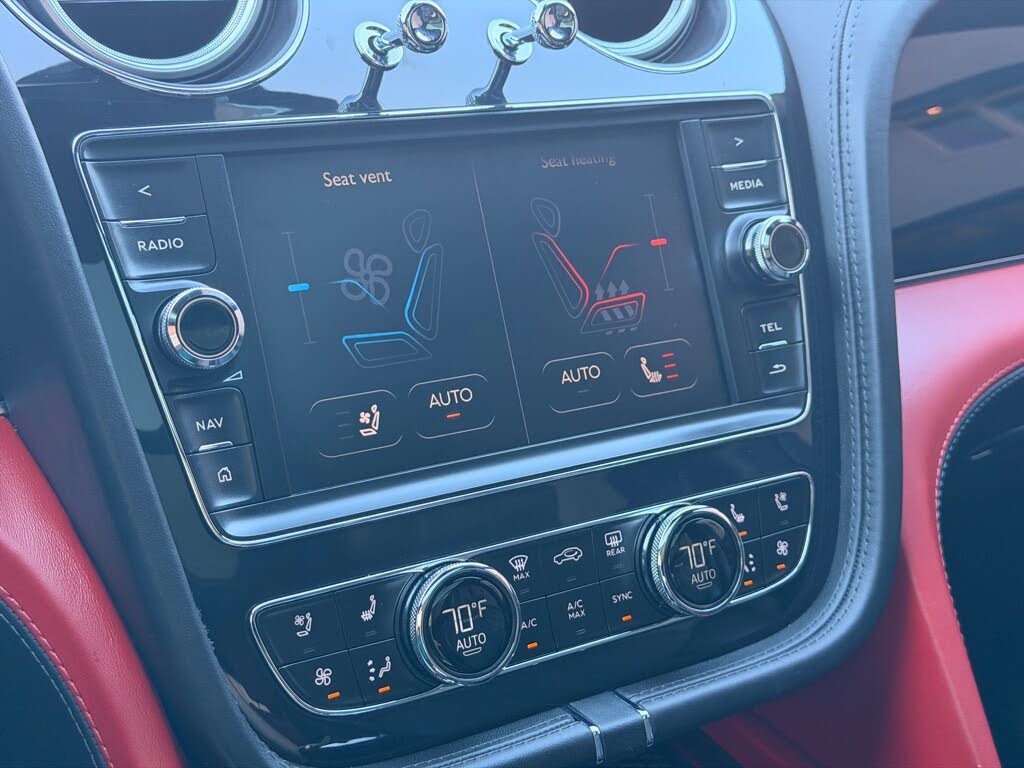 2018 Bentley Bentayga photo 16