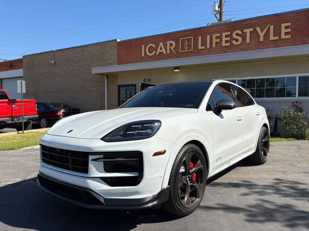 2025 Porsche Cayenne Coupe GTS AWD