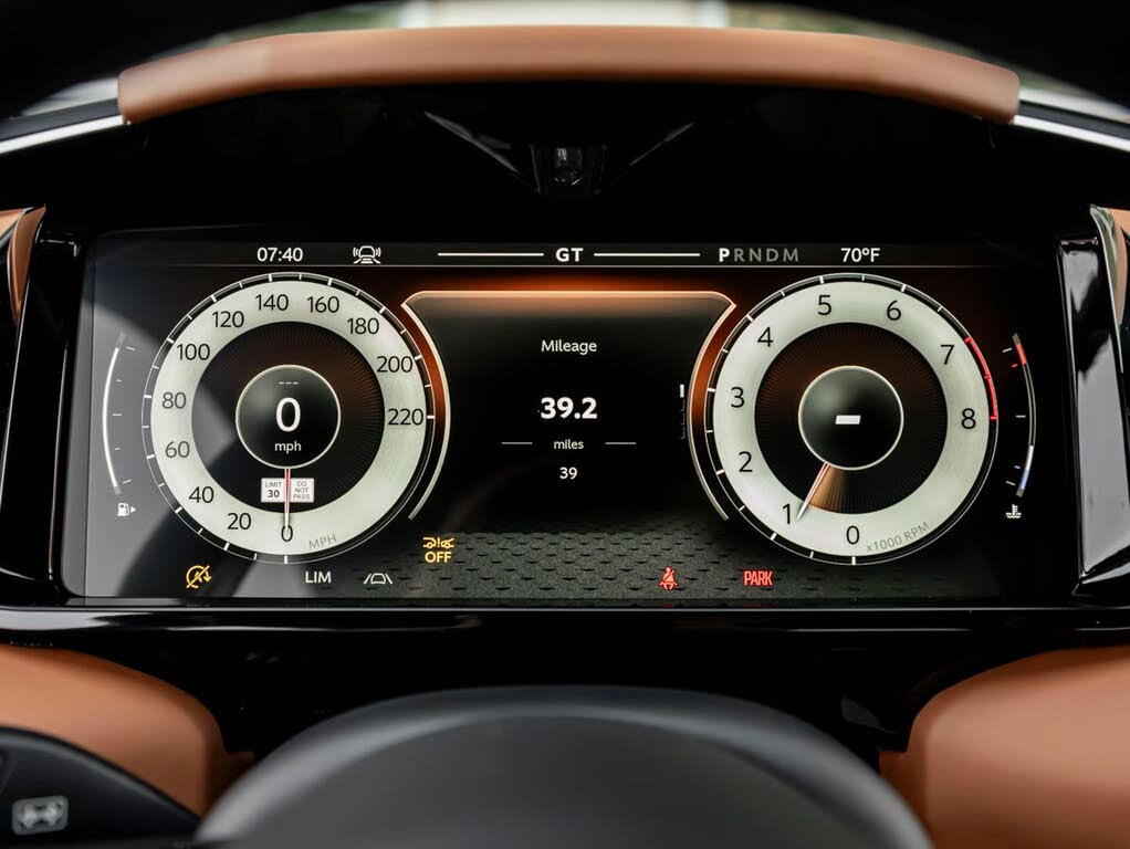 2026 Aston Martin Vanquish Coupe RWD photo 18