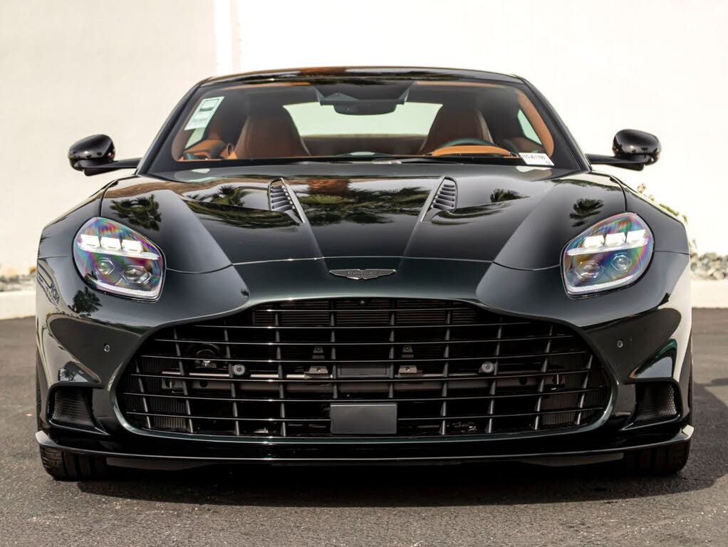 2026 Aston Martin Vanquish Coupe RWD photo 3