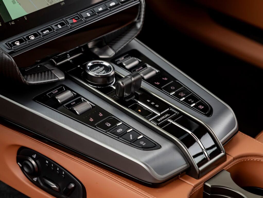 2026 Aston Martin Vanquish Coupe RWD photo 21