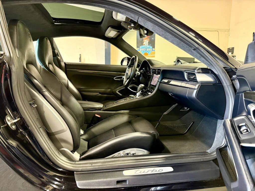 2019 Porsche 911 Turbo S Coupe AWD photo 16 of 17