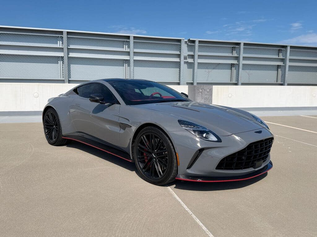 2025 Aston Martin Vantage Coupe RWD photo 2