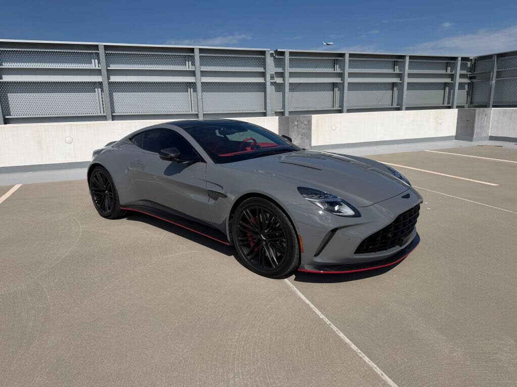 2025 Aston Martin Vantage Coupe RWD photo 11